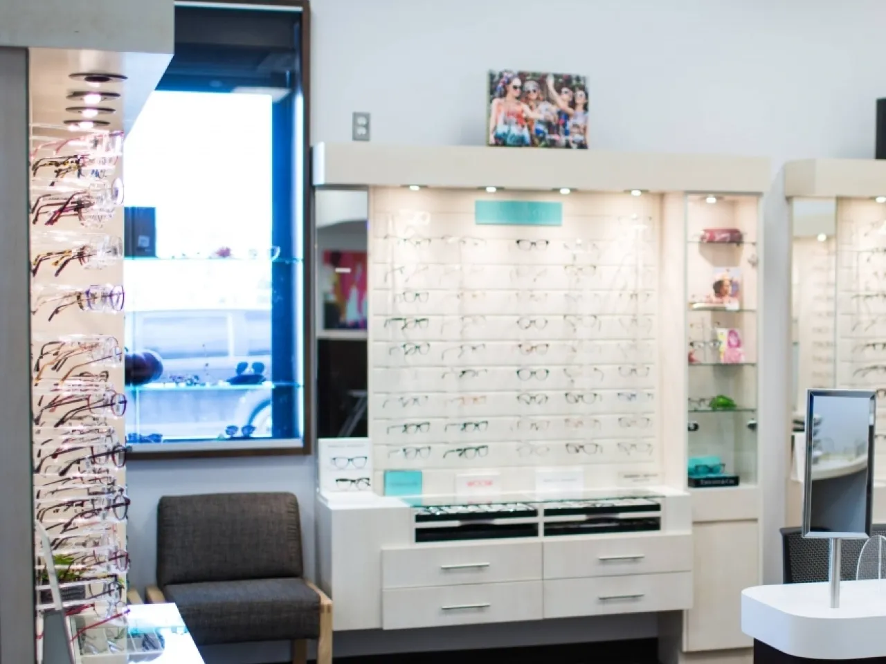 Henderson Vision Centre Independent Optometrist Eye